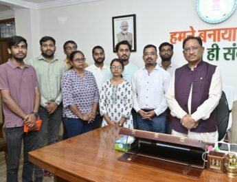 मुख्यमंत्री से मुलाकात के बाद बीएड प्रशिक्षित बर्खास्त सहायक शिक्षकों ने आंदोलन समाप्ति की घोषणा