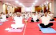 राज्यपाल श्री मंगुभाई पटेल के नेतृत्व में राजभवन में हुआ सामूहिक योगाभ्यास