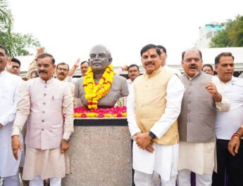 डॉ. श्यामा प्रसाद मुखर्जी ने पद की लालसा न रखते हुए देश की अखंडता के लिए किया कार्य : मुख्यमंत्री